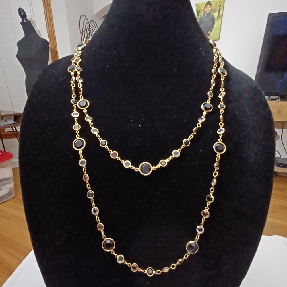 STATIONED CRYSTALS LONG NECKLACE